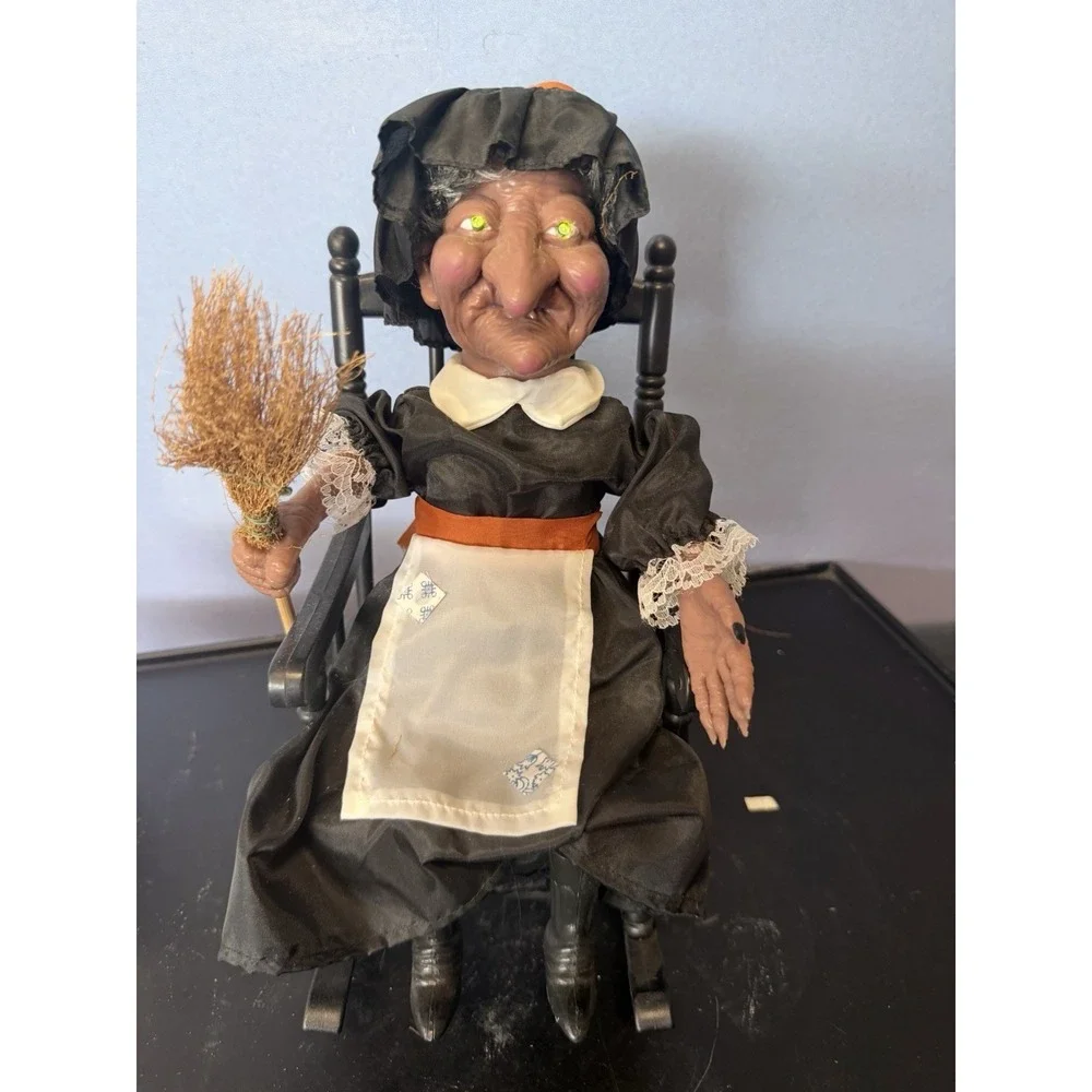 Vintage 1991 Gemmy Halloween Rocking Witch Sound Activated Scary Laugh Voice
